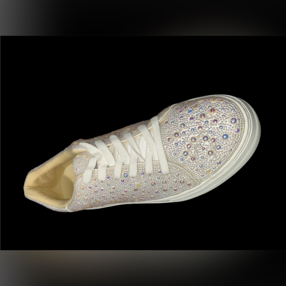 Betsy johnson SIDNY IVORY Sneakers Iridescent Pearl size 11. New Beautiful .NWOT - Picture 4 of 8